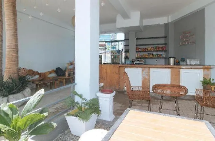 Reddoorz At Fat J Apartelle Mactan 호텔 막탄