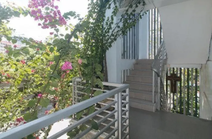 Reddoorz At Fat J Apartelle Mactan 막탄