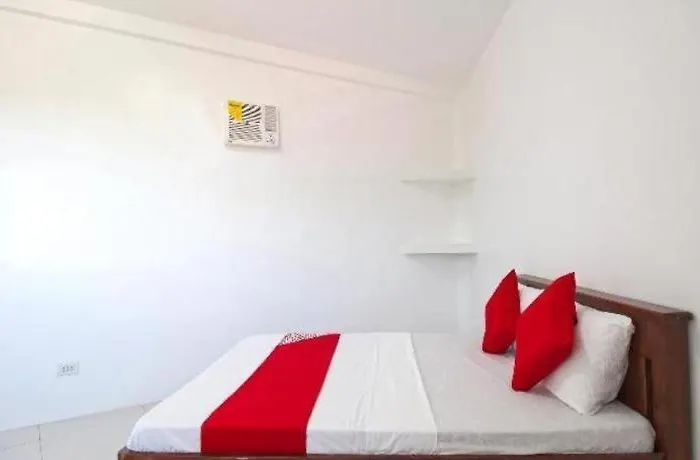 호텔 Reddoorz At Fat J Apartelle Mactan