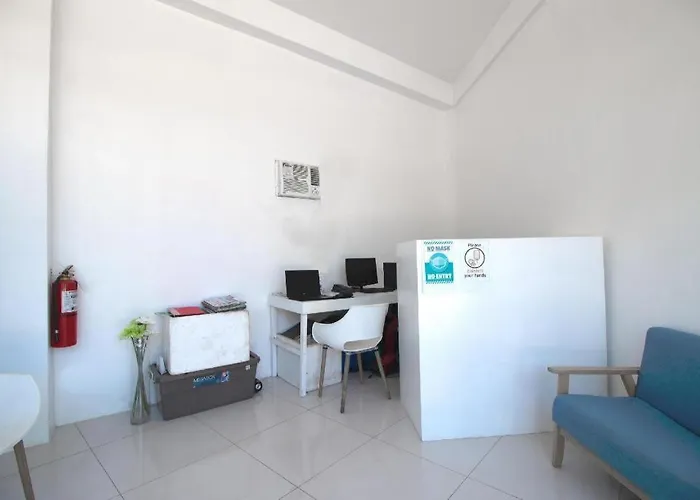 Reddoorz At Fat J Apartelle Mactan 막탄