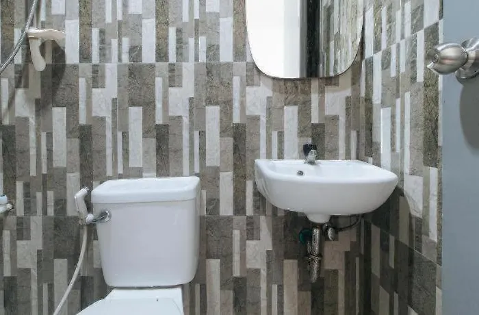 Reddoorz At Fat J Apartelle Mactan 호텔 2*