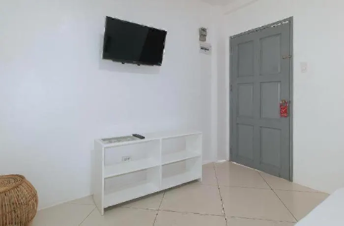 Reddoorz At Fat J Apartelle Mactan 호텔 막탄