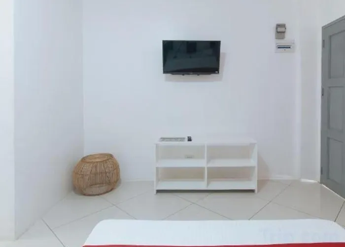 Reddoorz At Fat J Apartelle Mactan 2* 막탄